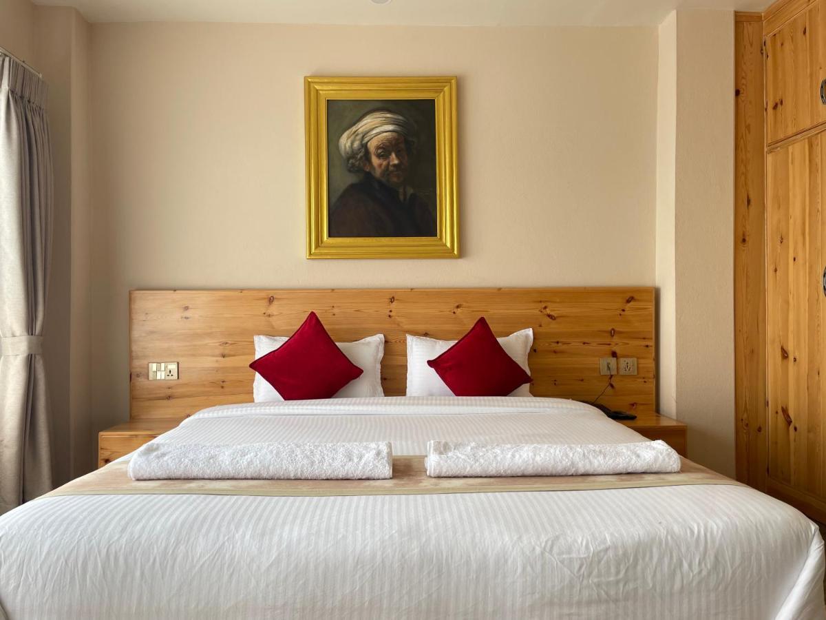Hotel Pokharaeye Luaran gambar