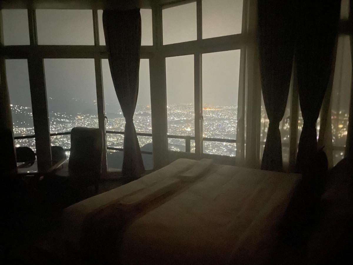 Hotel Pokharaeye Luaran gambar